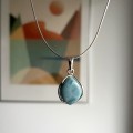 Naturalny Larimar Wisiorek