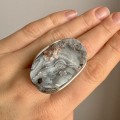 Pierścionek z Różą Chalcedonową