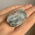 Pierścionek Srebrny z Różą Chalcedonu Naturalną