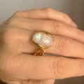 pierścionek regulowany z kamieniem moonstone pozłacany